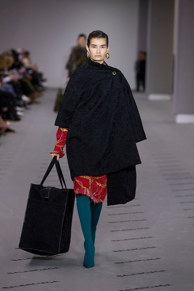 Balenciaga AW17 womenswear paris dazed 24