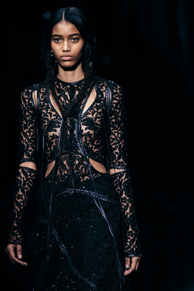 Alexander McQueen AW17 womenswear paris dazed 14