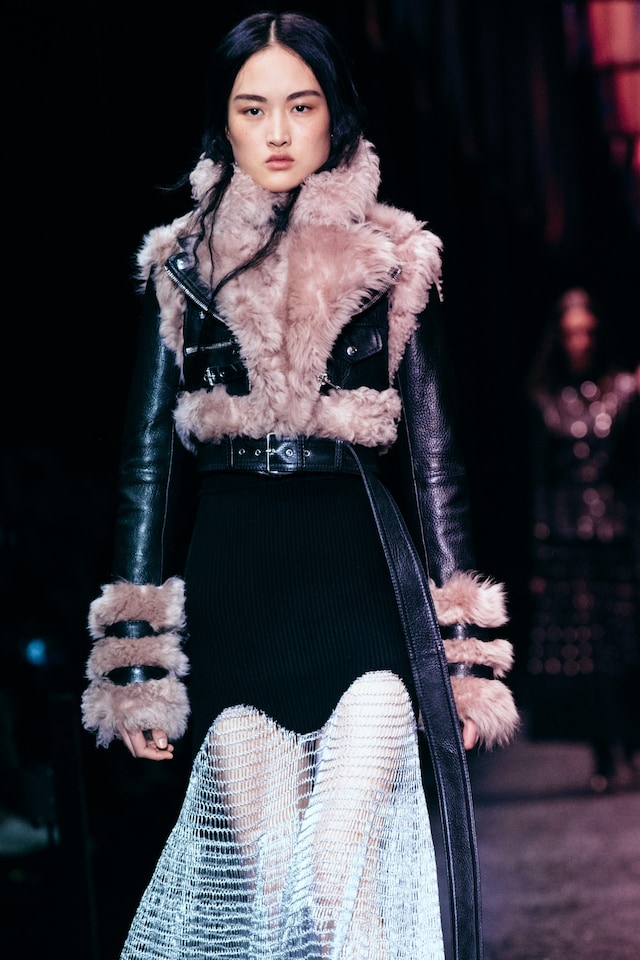 Alexander McQueen AW17 womenswear paris dazed 15