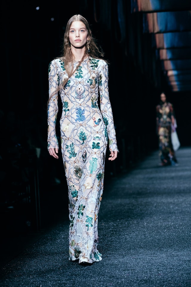 Alexander McQueen AW17 womenswear paris dazed 17