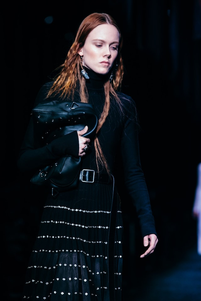 Alexander McQueen AW17 womenswear paris dazed 19
