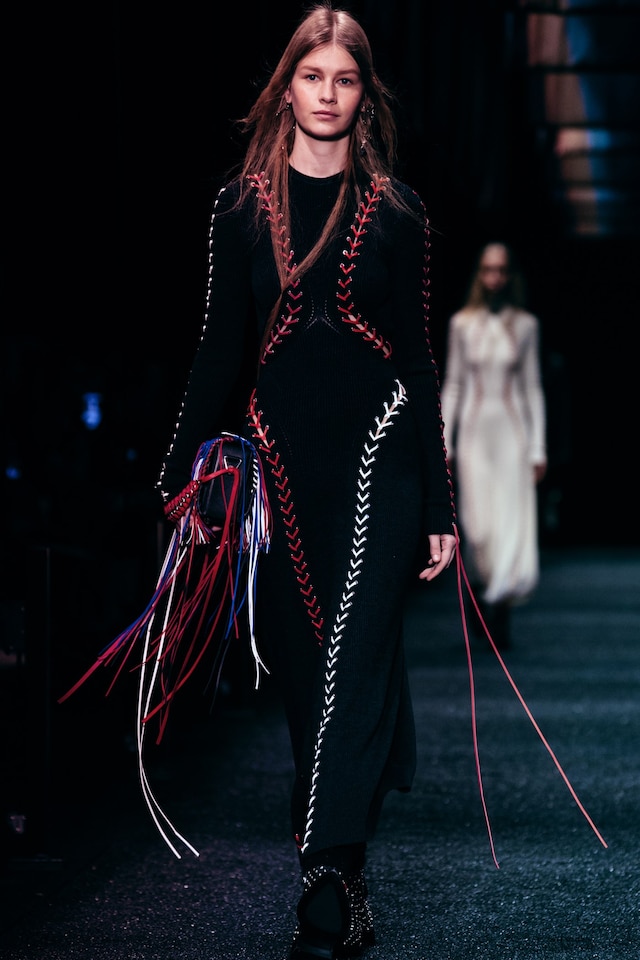 Alexander McQueen AW17 womenswear paris dazed 21
