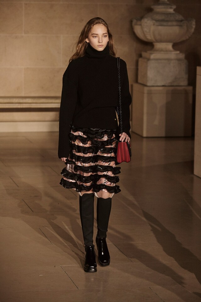 Louis Vuitton AW17 womenswear paris dazed 12