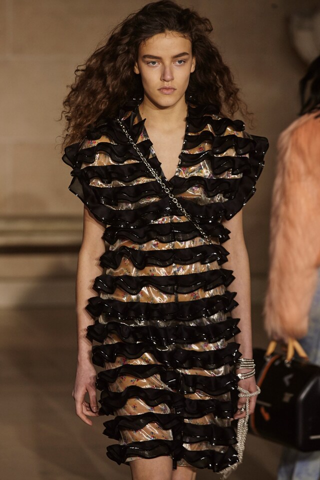 Louis Vuitton AW17 womenswear paris dazed 21