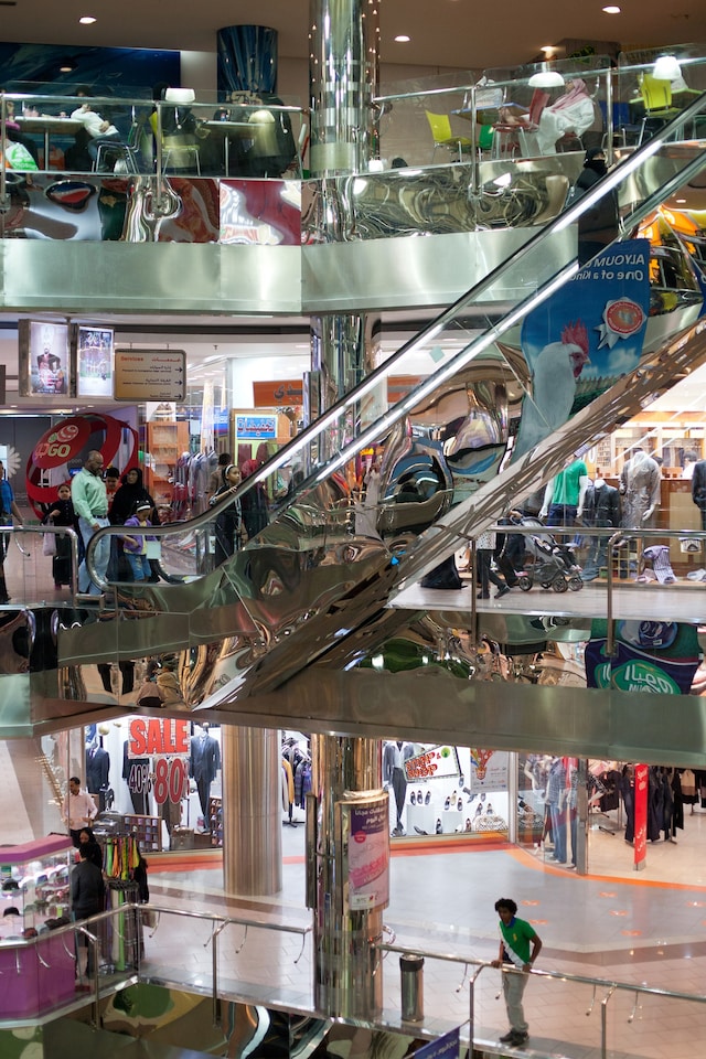 Wolfgang Tillmans, Jeddah Mall III, 2011 3