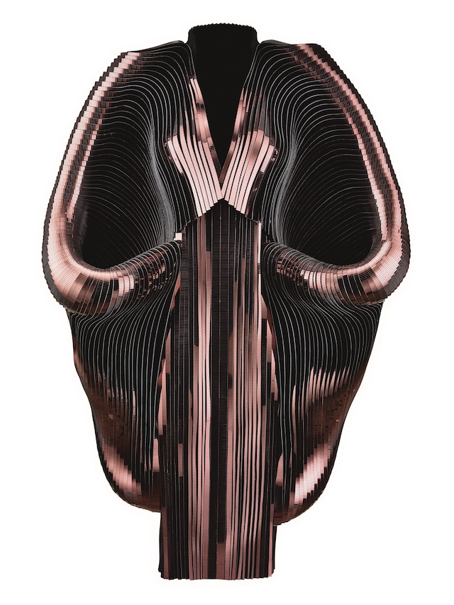 Iris van Herpen_Hybrid Holism (metallic). Credit B 6
