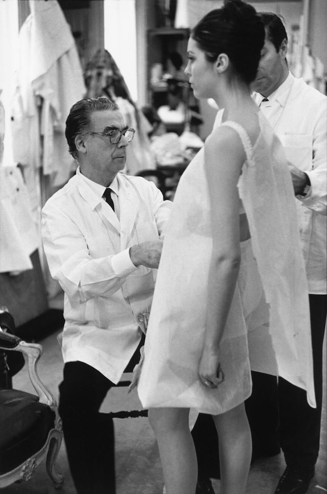 balenciaga shaping fashion cristobal v&amp;a museum exhibition 12