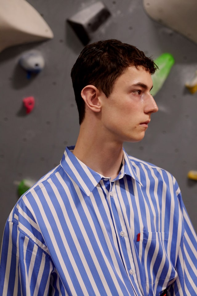 martine rose ss18 london show climbing wall 27