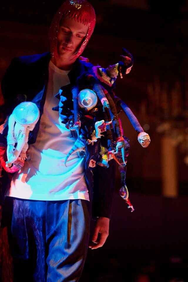 Comme des gar&#231;ons mens ss18 paris show 32