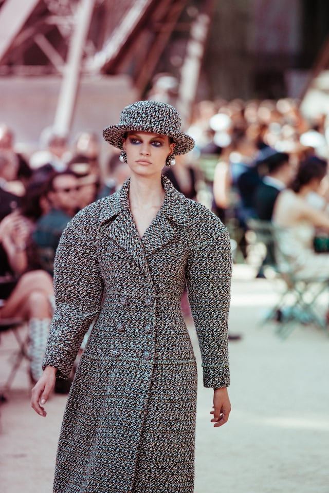 chanel couture aw17 paris karl lagerfeld eiffel tower 0