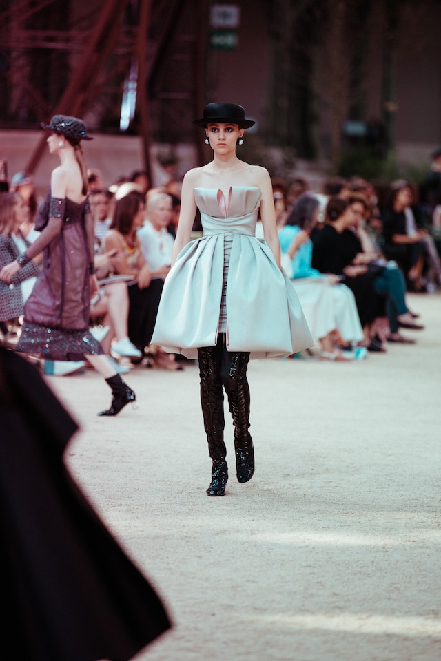 chanel couture aw17 paris karl lagerfeld eiffel tower 3