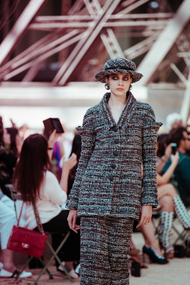 chanel couture aw17 paris karl lagerfeld eiffel tower 9