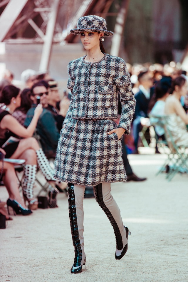 chanel couture aw17 paris karl lagerfeld eiffel tower 11