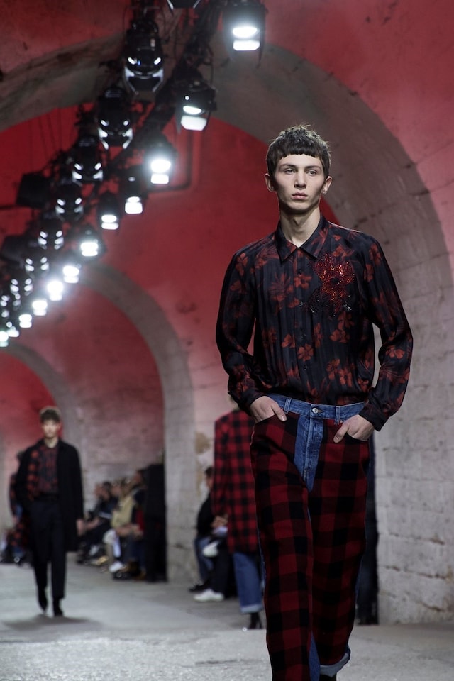 backstage photographer dries van noten fashion paris 35