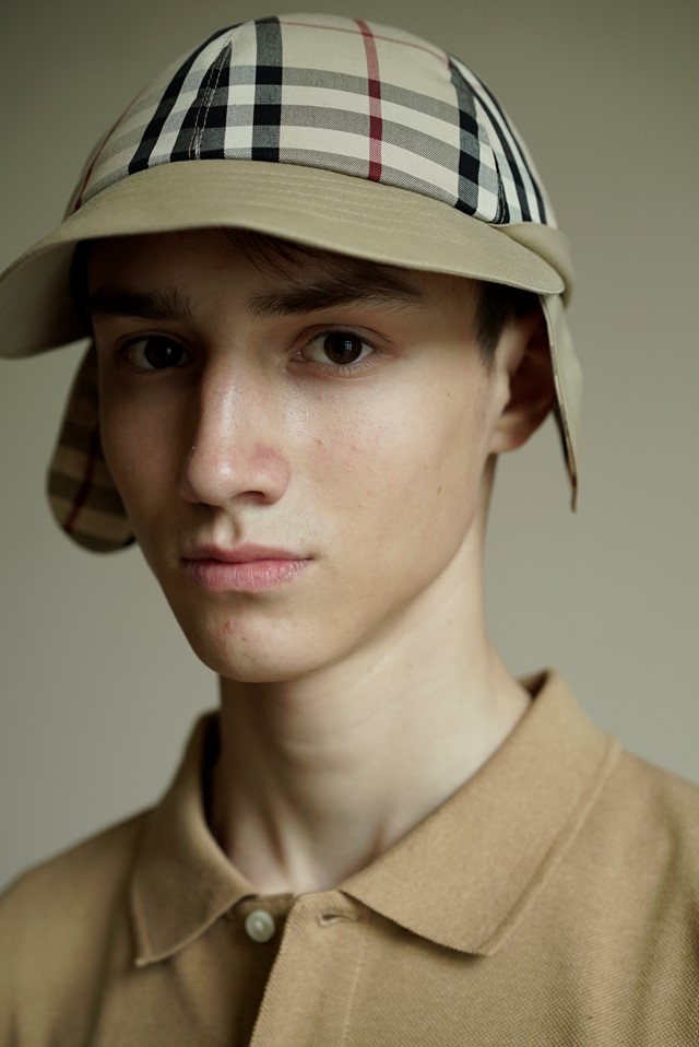 Гоша Рубчинский Барбери. Burberry Рубчинский. Gosha x Burberry. Гоша Галаев модель.