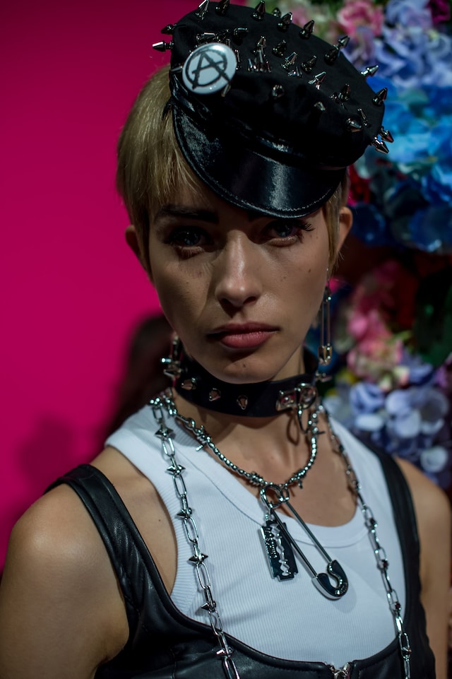 Moschino SS18 mfw milan jeremy scott 16