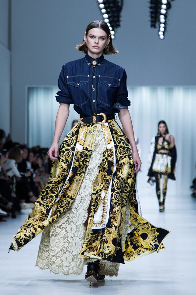 versace ss18 fashion milan mfw 11