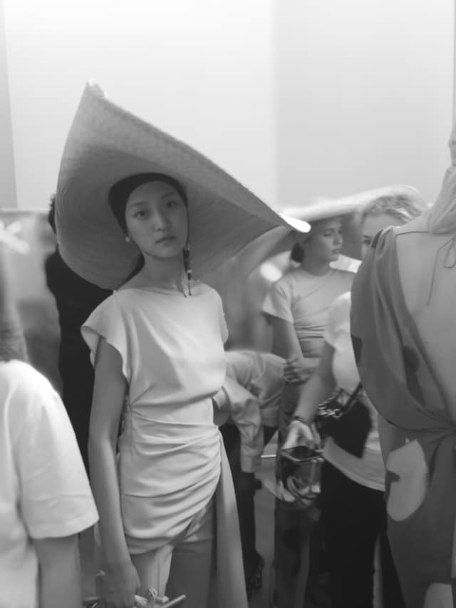simon porte Jacquemus SS18 paris pfw 3