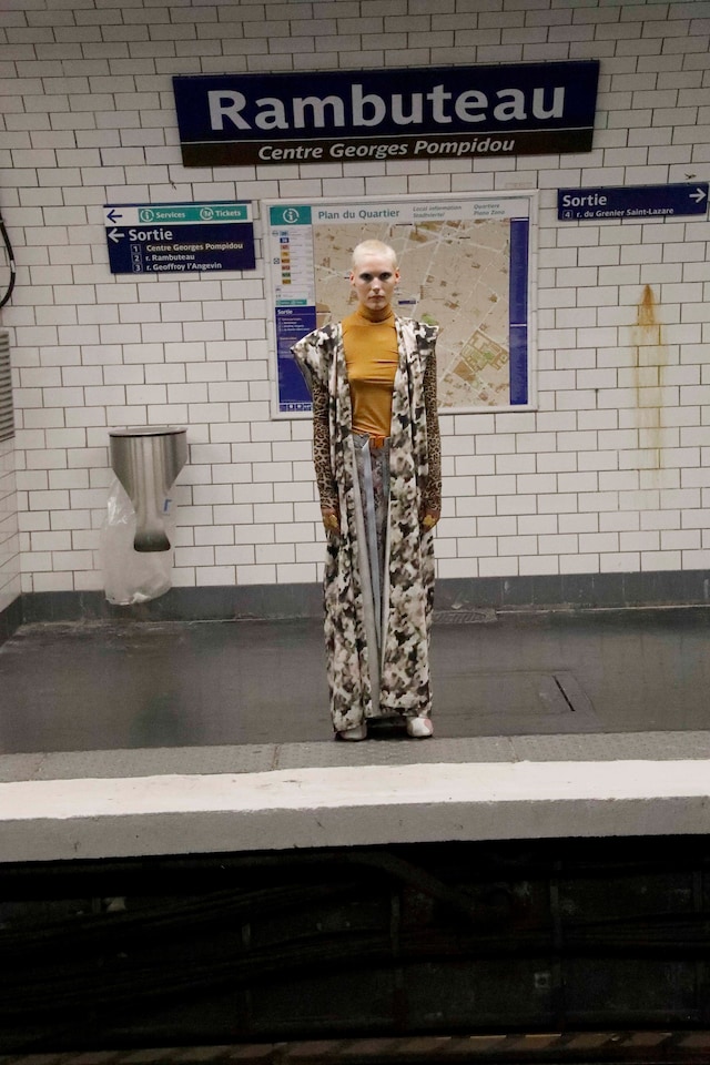 DUMITRASCU SS18 paris metro pfw fashion 14