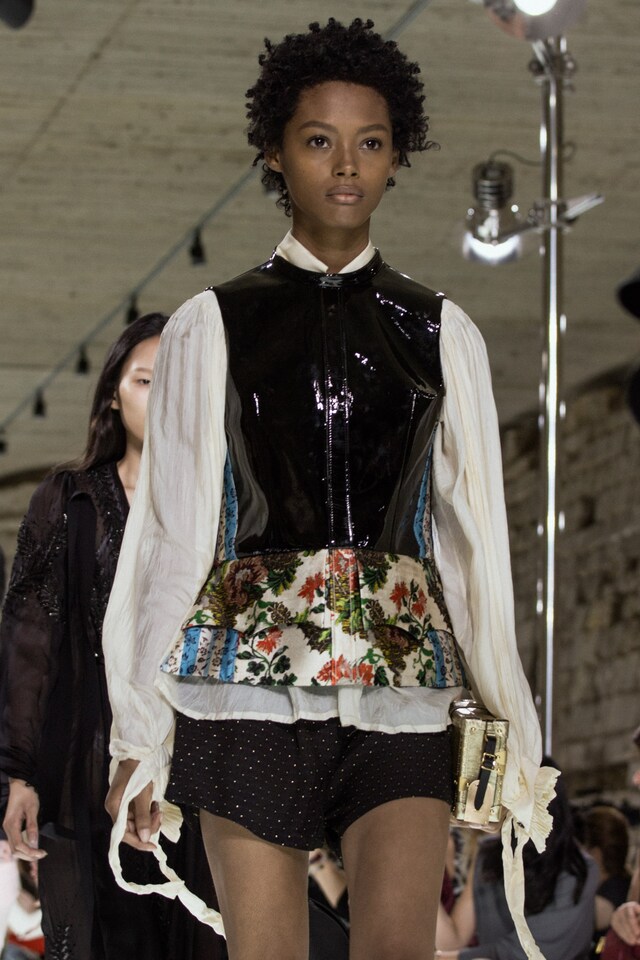 louis vuitton nicolas ghesquiere ss18 pfw fashion week 23