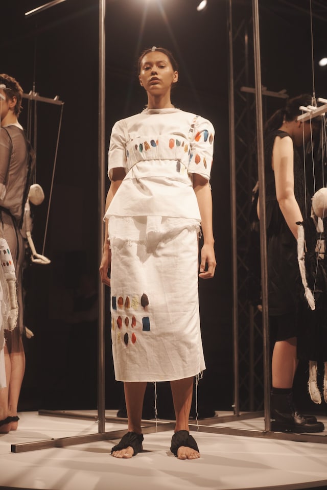phoebe english v&amp;a fashion in motion raphael gallery 9
