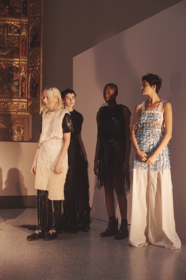phoebe english v&amp;a fashion in motion raphael gallery 10