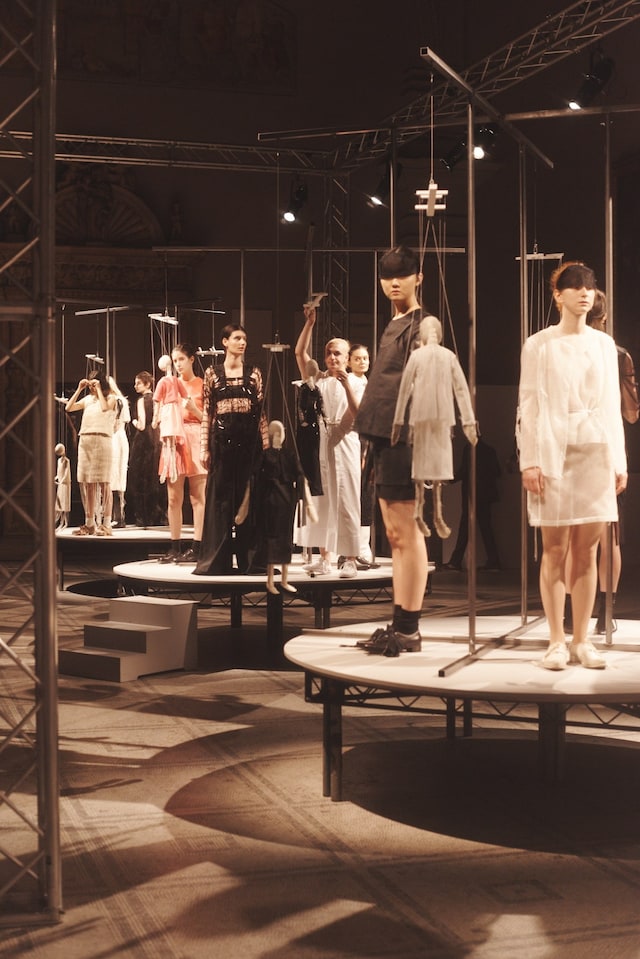 phoebe english v&amp;a fashion in motion raphael gallery 11