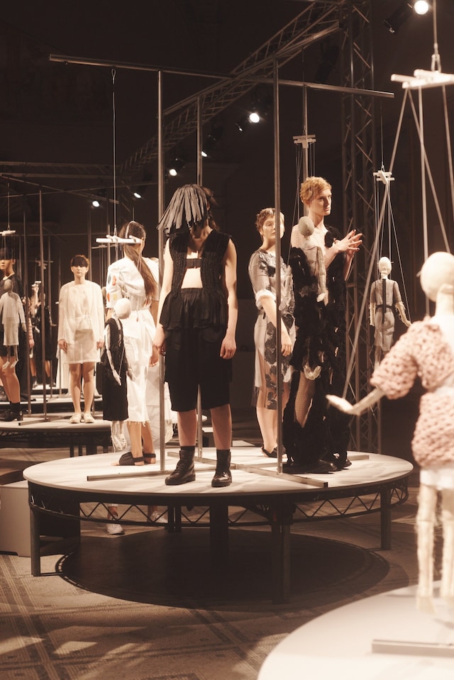 phoebe english v&amp;a fashion in motion raphael gallery 16