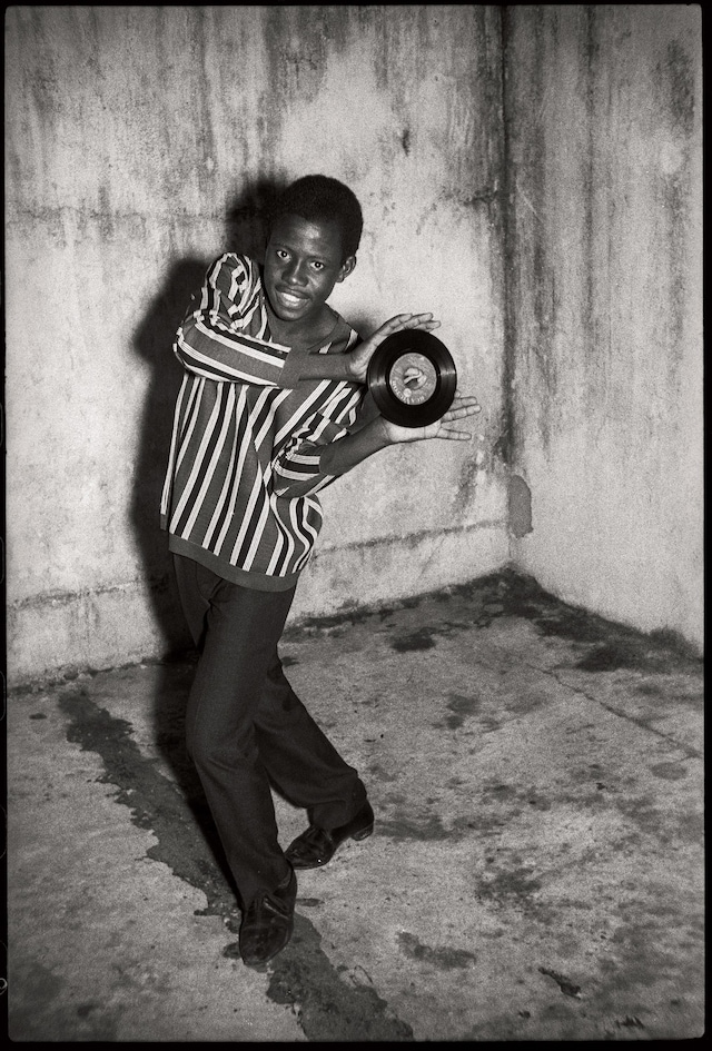 21. Malick Sidibé, Soirée mariage Drissa Balo, 1 6
