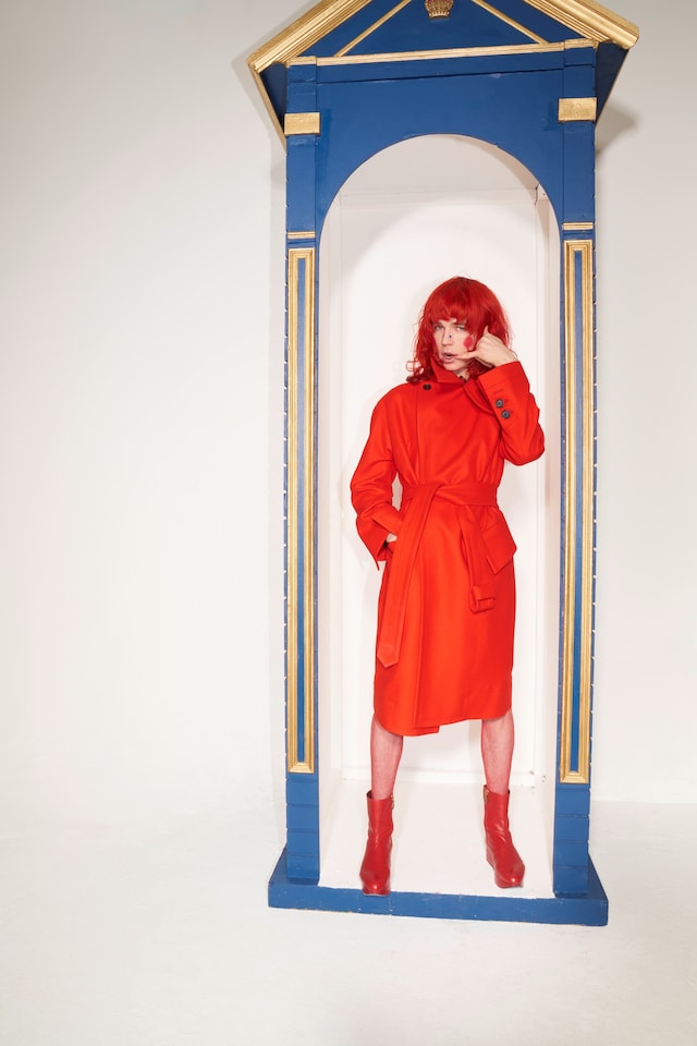 vivienne westwood aw18 campaign don&#39;t get killed 9