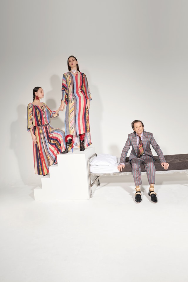 vivienne westwood aw18 campaign don&#39;t get killed 10