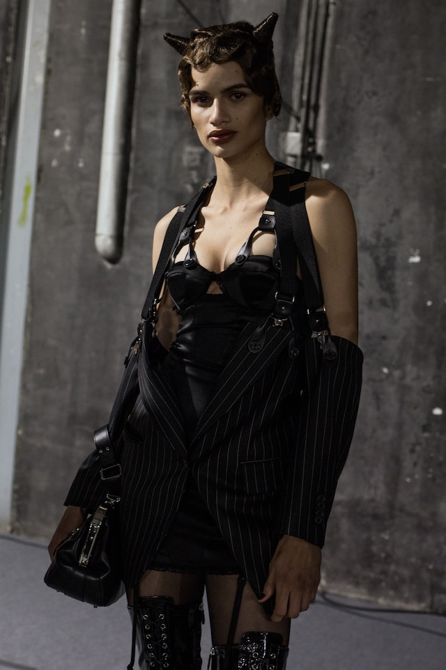 moschino jeremy scott aw18 milan mfw fashion 8