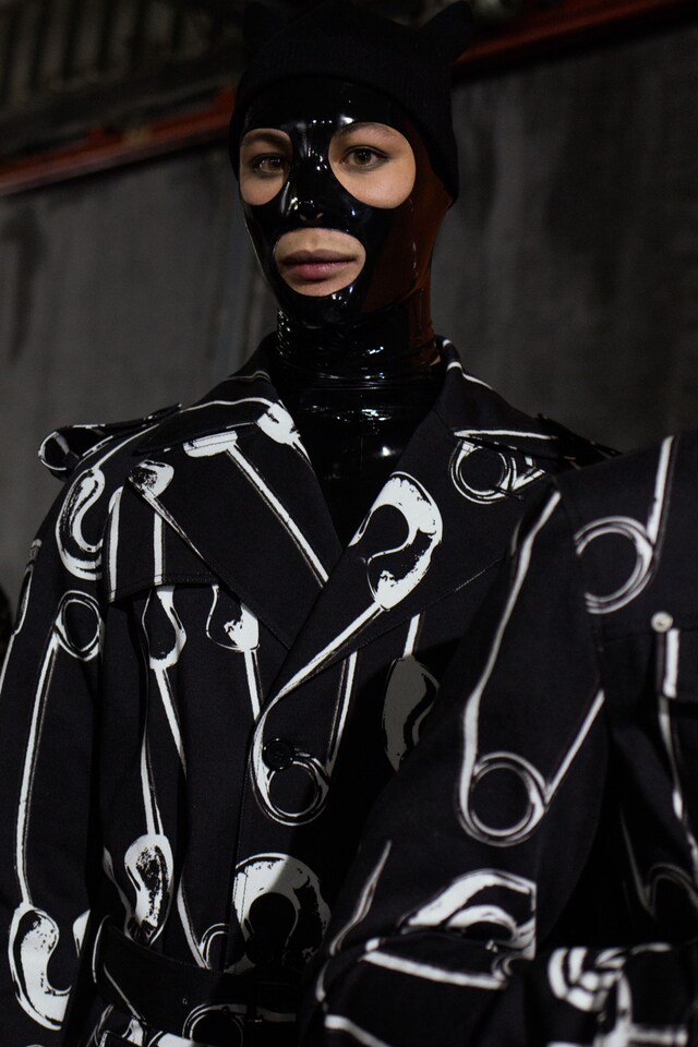 moschino jeremy scott aw18 milan mfw fashion 11