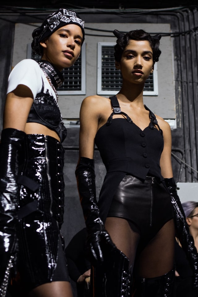 moschino jeremy scott aw18 milan mfw fashion 15