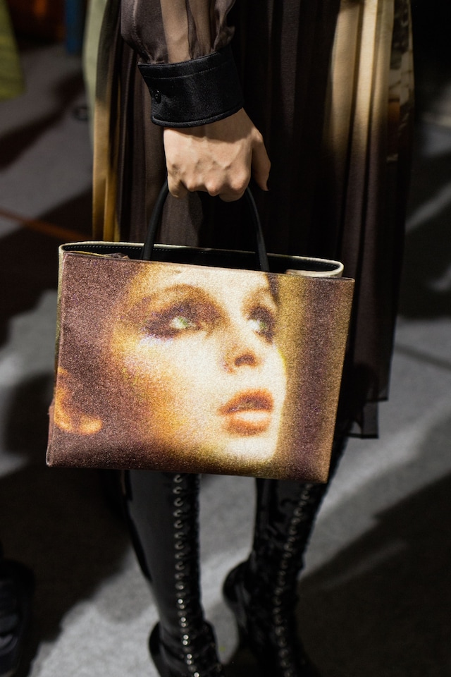 moschino jeremy scott aw18 milan mfw fashion 39