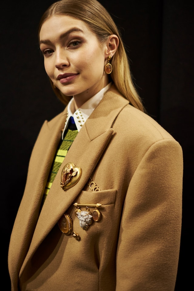 versace aw18 donatella milan mfw fashion week 9