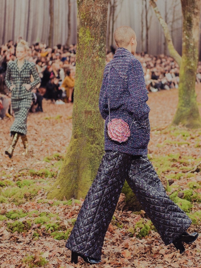 chanel aw18 forest fw18 paris fashion week pfw kaia gerber 13