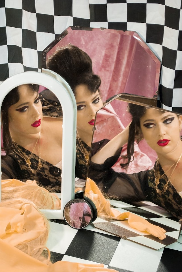 Polyester, issue 8 4