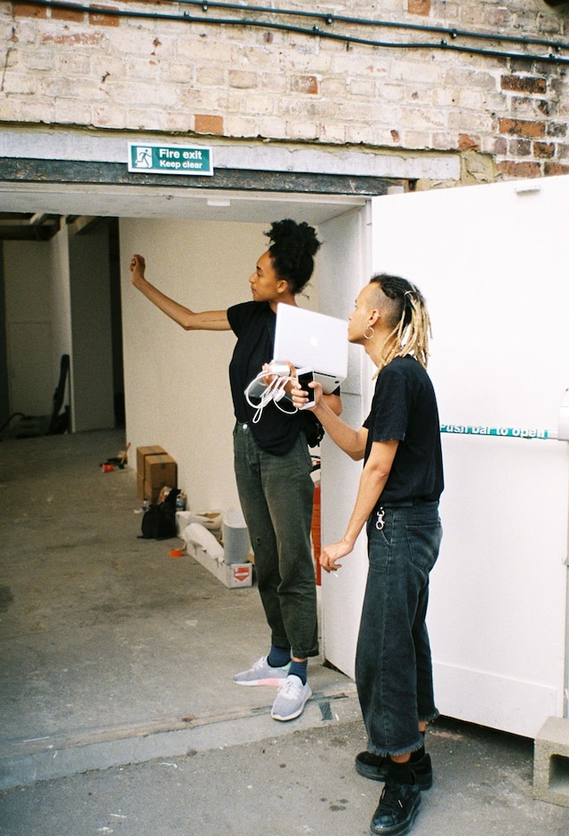 BZ.BLK.BK 2