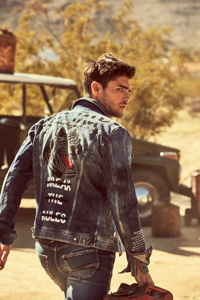 GUESS JEANS FW18 ADV CAMPIAGN IMAGES_J12 28