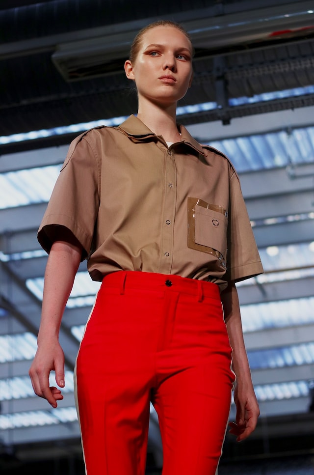 Burberry SS19 Riccardo Tisci debut LFW London Fashion Week 14