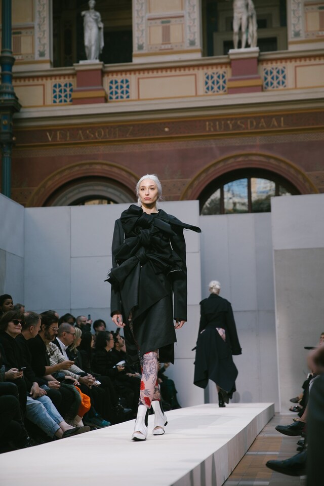 Comme des Garcons SS19 rei kawakubo pfw paris 11