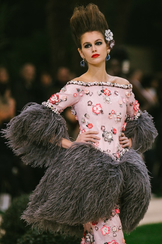 Chanel SS19 Couture Paris Karl Lagerfeld Kaia Gerber 0