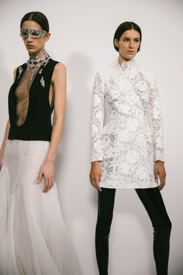 givenchy ss19 couture clare waight keller paris pfw 15