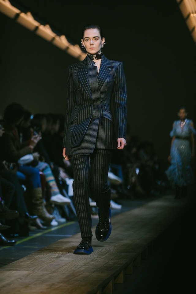 Alexander McQueen AW19 Sarah Burton PFW Paris Fashion Week 8