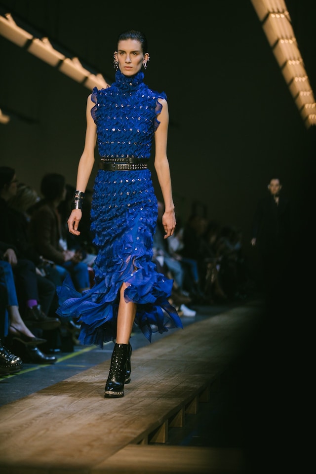 Alexander McQueen AW19 Sarah Burton PFW Paris Fashion Week 10