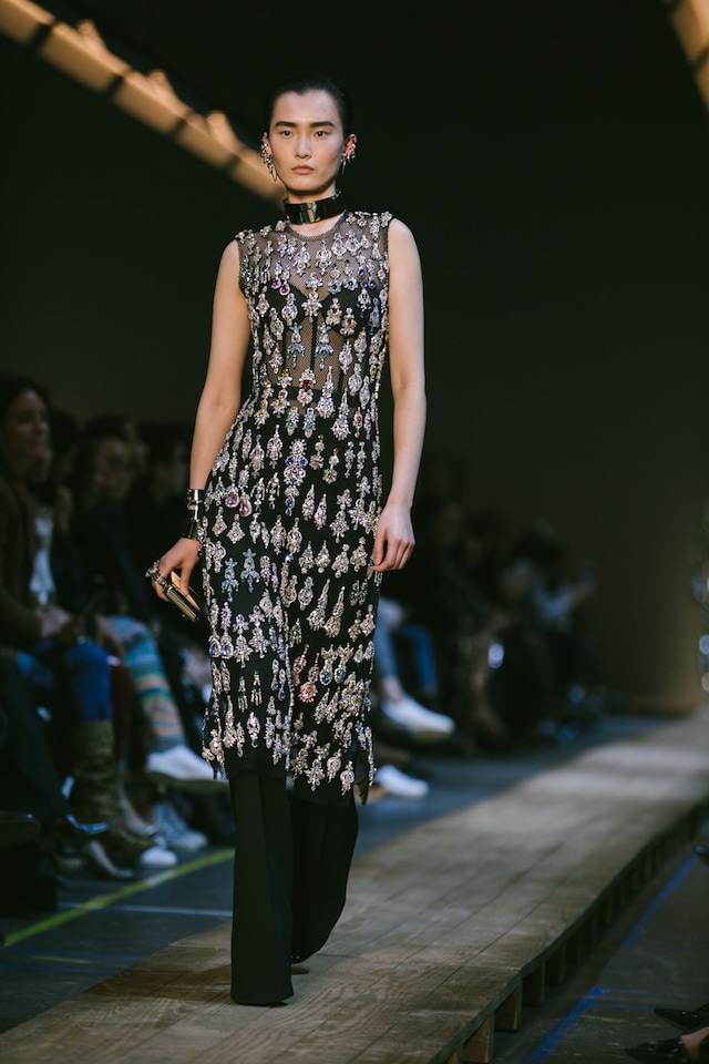 Alexander McQueen AW19 Sarah Burton PFW Paris Fashion Week 12