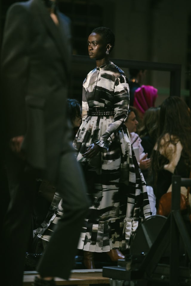 Alexander McQueen AW19 Sarah Burton PFW Paris Fashion Week 27