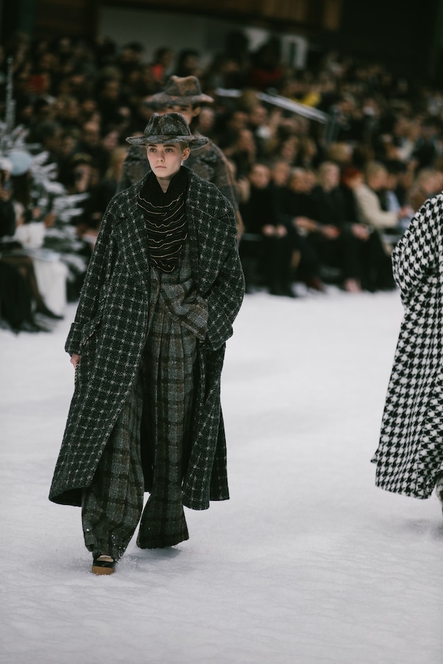 chanel aw19 paris fashion week karl lagerfeld penelope cruz 11