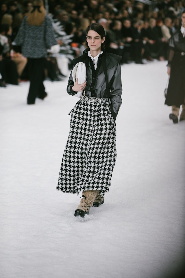chanel aw19 paris fashion week karl lagerfeld penelope cruz 13